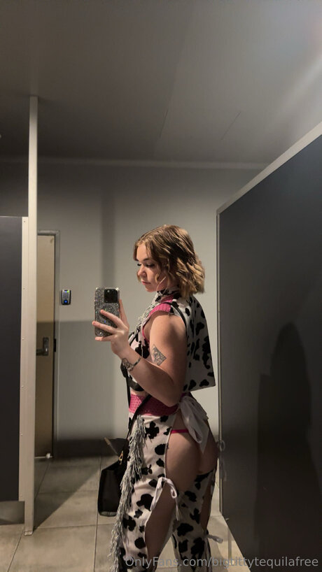 Teexquila star nude photo