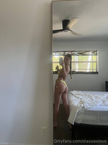 Stassiexlove top model pic