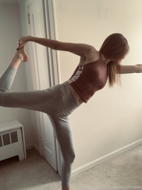 Collettecorrineee naked model gallery