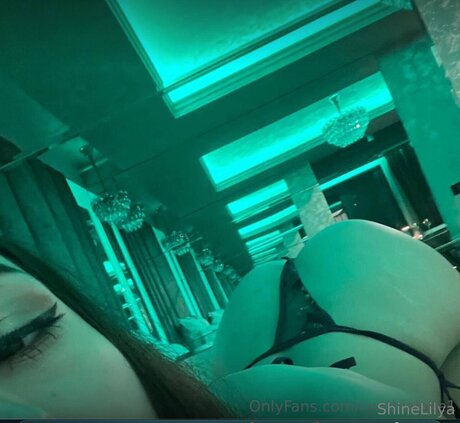 Shinelilya naked pornstar images