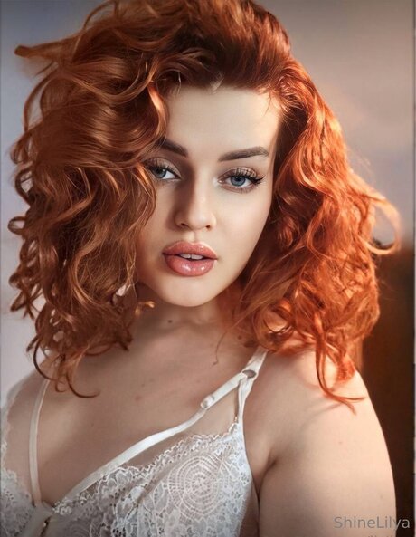 Shinelilya nudes model archive