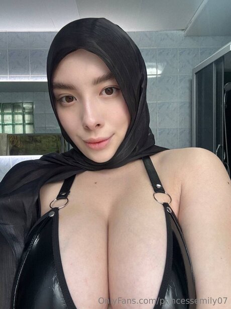 black female onlyfans top photo