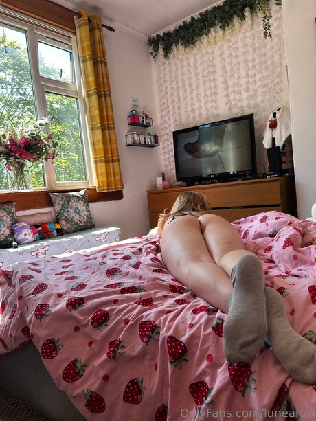 Lunealiza pornstar top photo