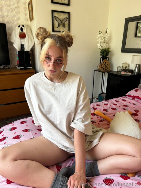 Lunealiza nudes actress photo