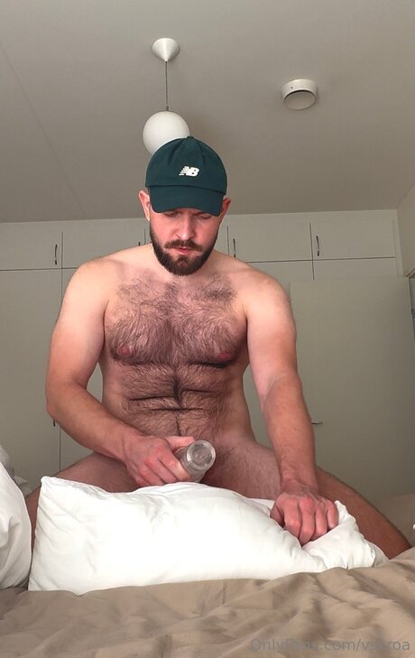 Vskroa nude star image