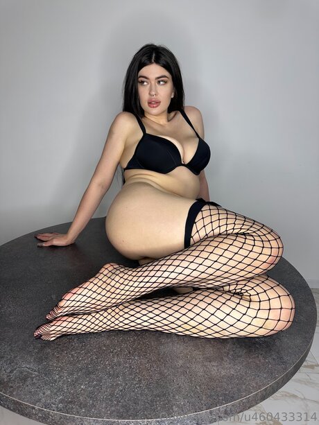 Bella Yammy star naked pic