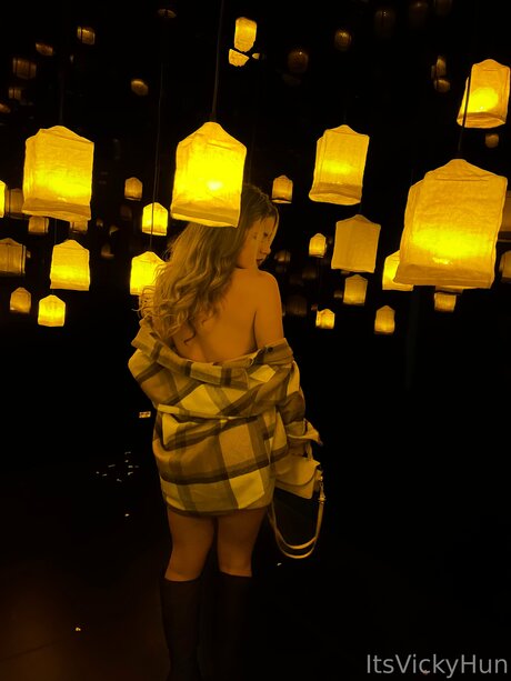 Itsvickyhun star exclusive pictures