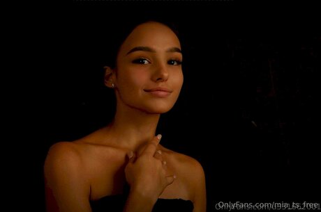 Mia Ts Free art pornstar photo
