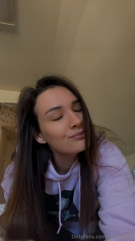 Jojoroseee erotic pornstar pictures