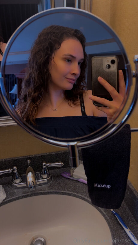 Jojoroseee hot pornstar pictures