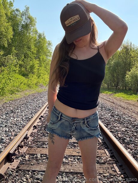 Oh Olivia Xoxo perfect actress photos