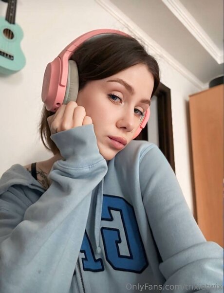 Trixietwix pornstar adult gallery