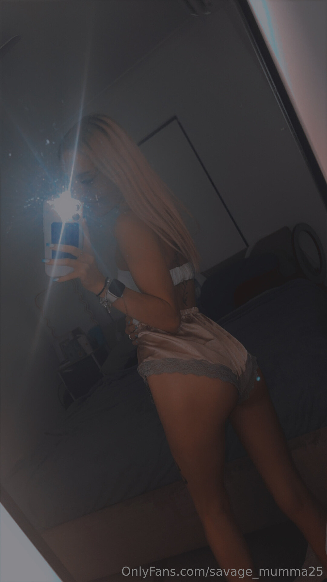 Savage Mumma25 model naked photo