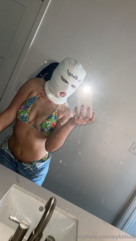 Alybolssa model hot archive