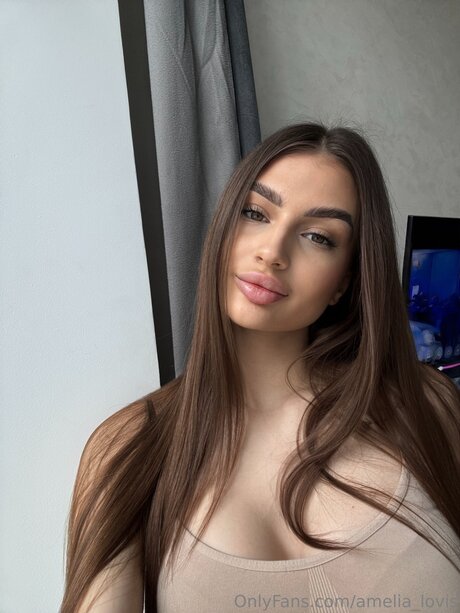 Amelia Lovis star xxx pics