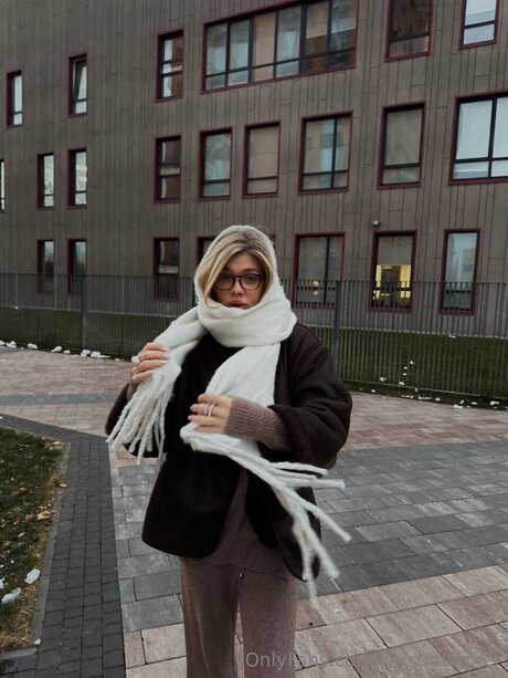 Ivysummmer pretty actress pic