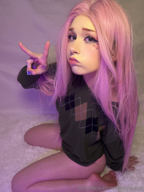 Loopziepop star erotic pic
