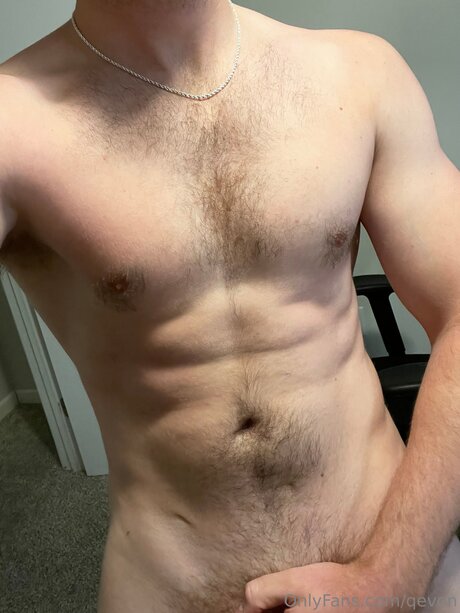 Qevon model nude images