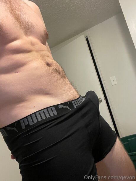 Qevon model nudes image