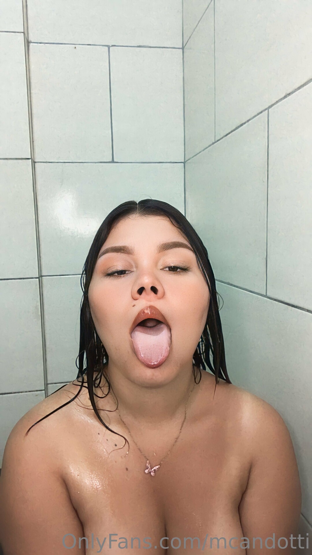 Mcandotti model naked pic