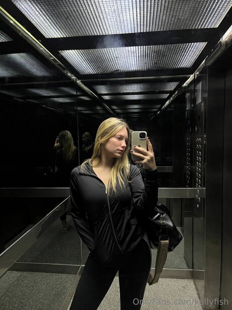 Kellyfish nudes actress pics