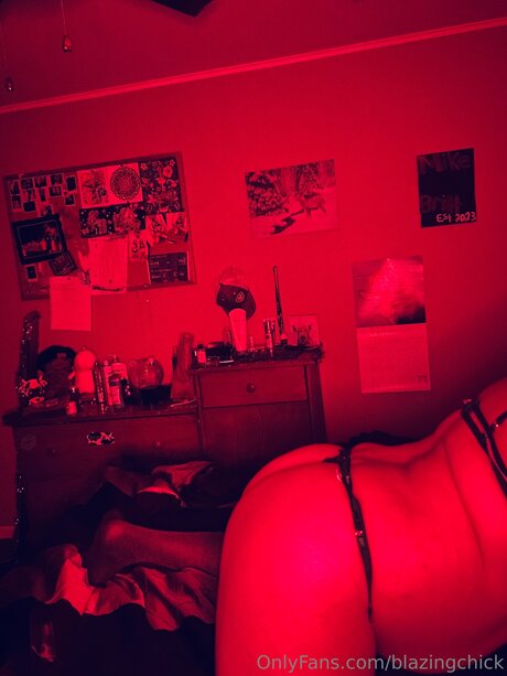 Blazingchick star picture