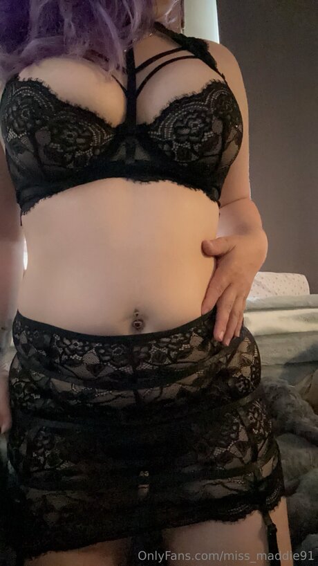 Shadow Queen91 model erotic images