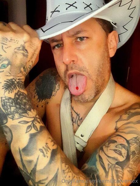 Exmilitarversex nudes model images