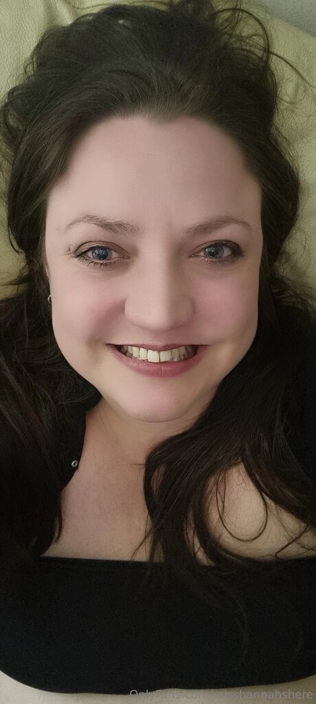 Misshannahshere pornographic star pic