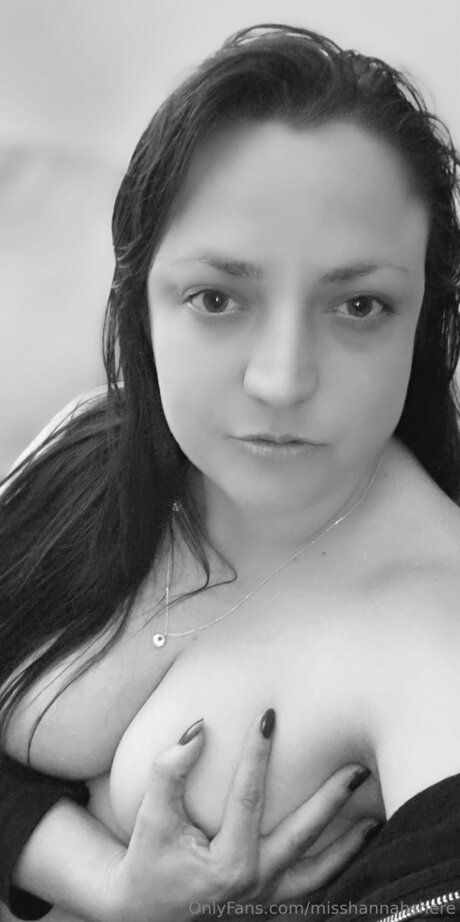 Misshannahshere model pretty image