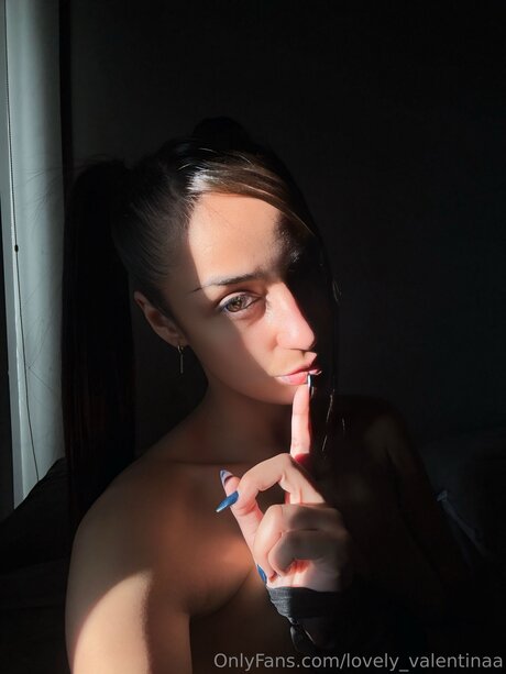 Lovely Valentinaa model free img