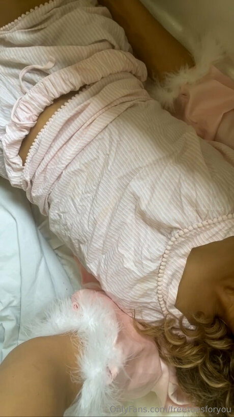 Freetoesforyou beautiful pornstar img