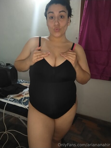 Arisnai hot actress pic