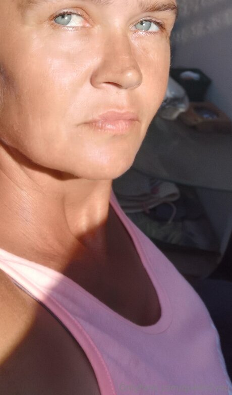 Queen2you free pornstar image