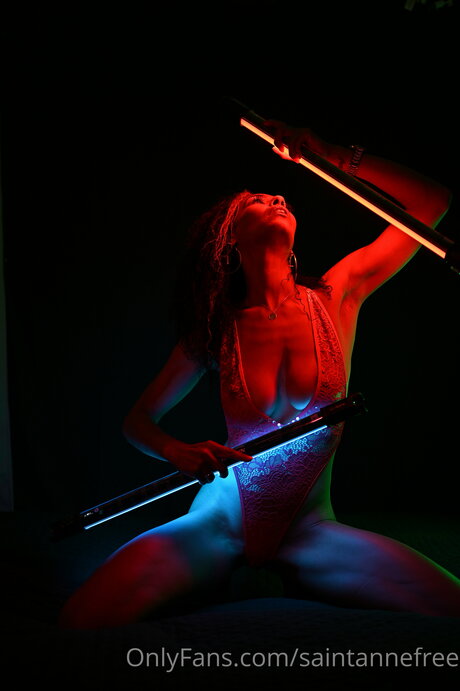 Saintannefree sex model picture