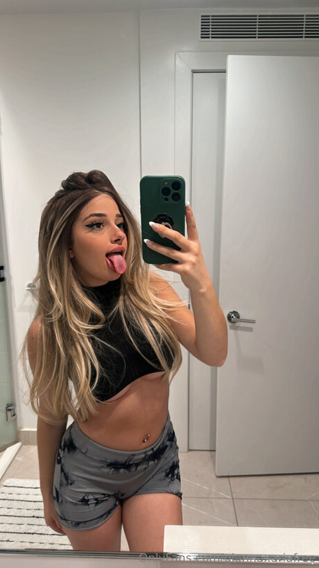 Giannaxariafree beautiful model pic