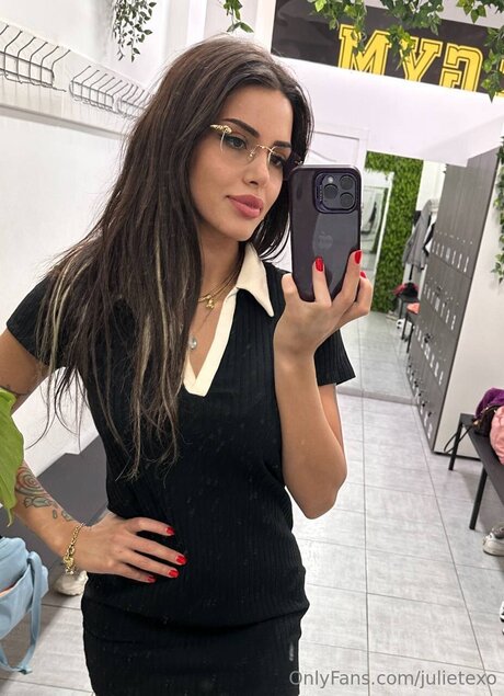 Julietexo pornstar adult picture