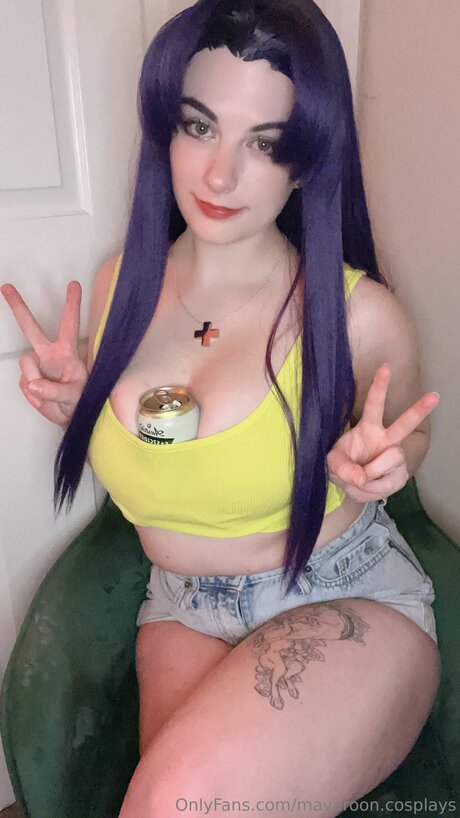 Mavarooniee star sexy photo