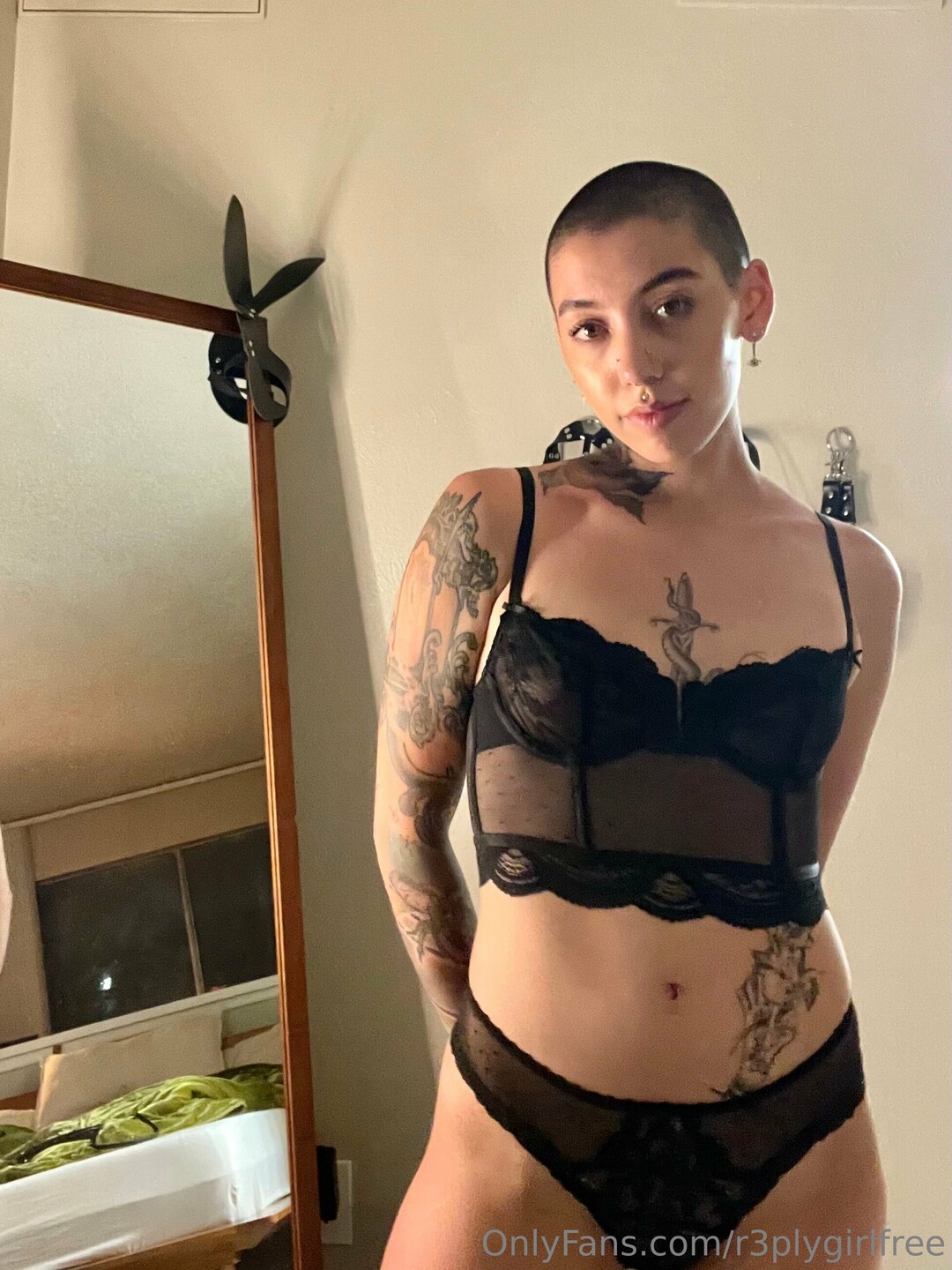 R3plygirlfree star sex galleries