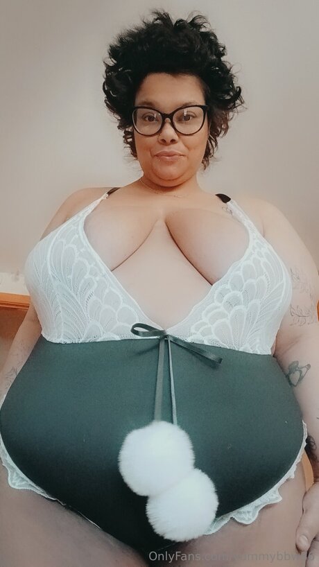 monster tits onlyfans sexy xxx image