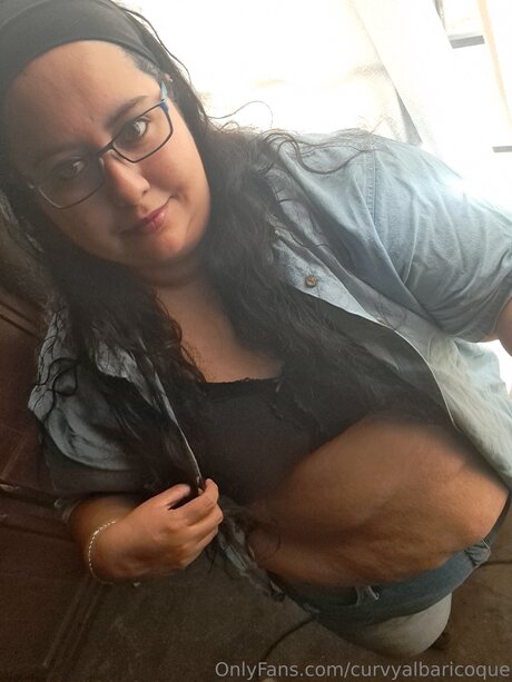 Curvyalbaricoque free model image