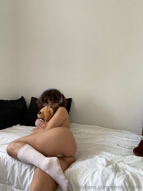 Emily Deann xxx actress img