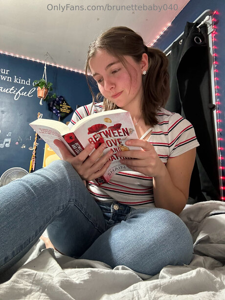 Brunettebaby040 art pornstar img