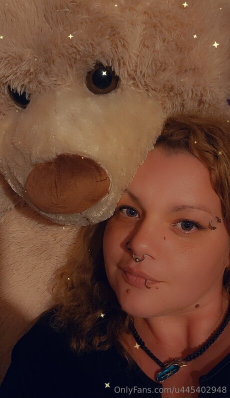 U445402948 model nude photos