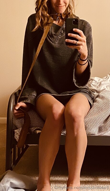 Missbrooke5 erotic actress photo