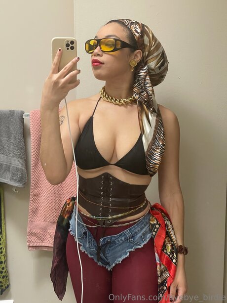 Byebye Birdie pornstar erotic pictures