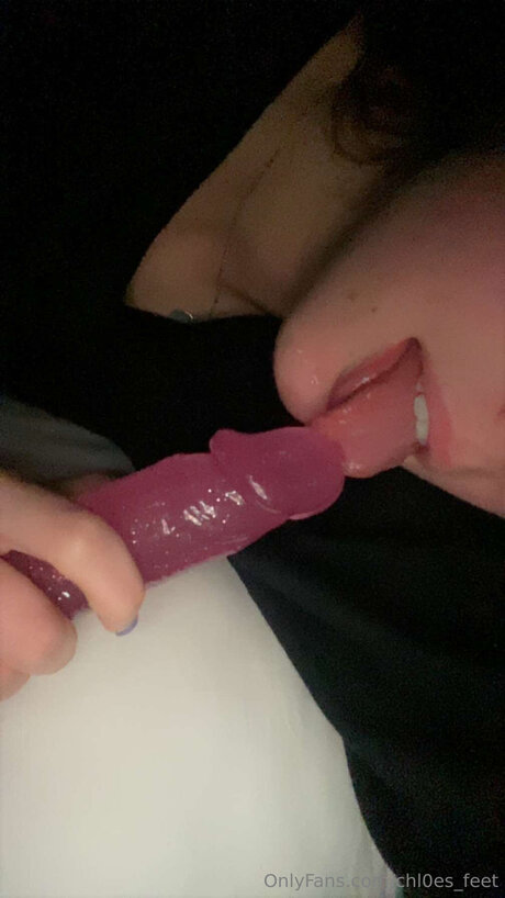 Chl0es Feet free model picture