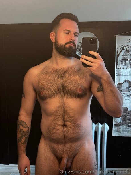 Canadiancub30 sexy model pic