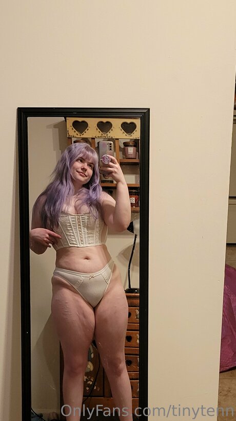 Tinytenn sexy model picture