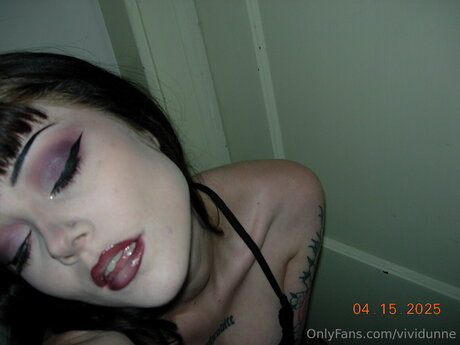 Vividunne nudes actress photo